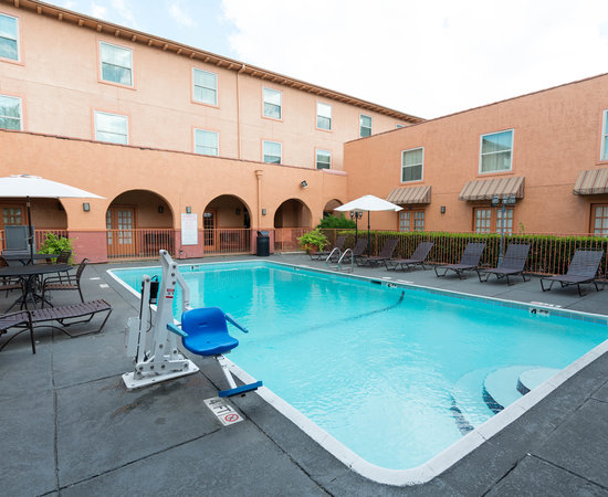 Motel 6 Dallas, TX – Downtown