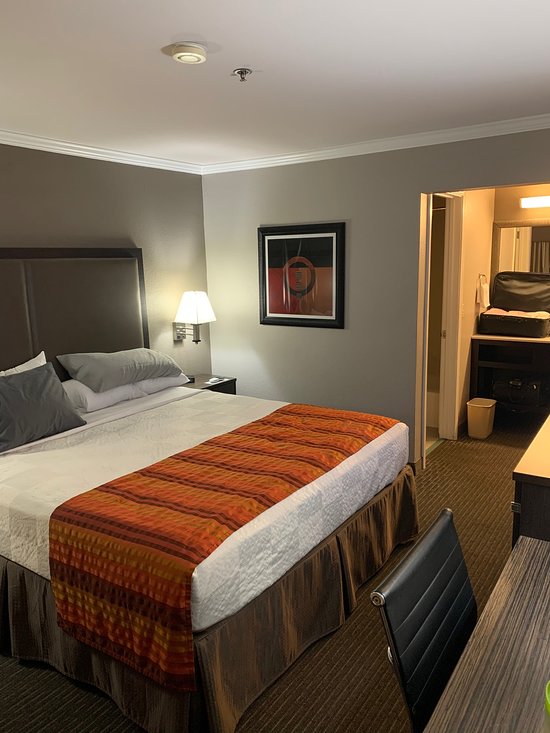 Super 8 by Wyndham Mountain View