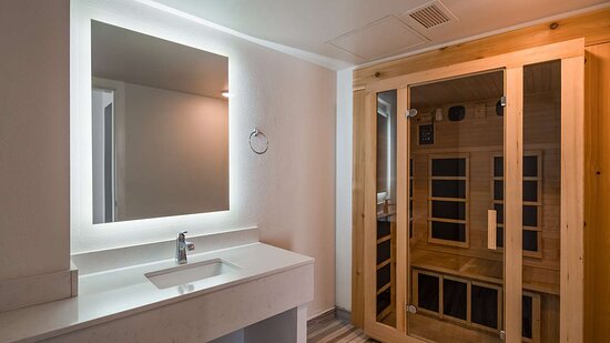Best Western Plus Wausau Tower Inn