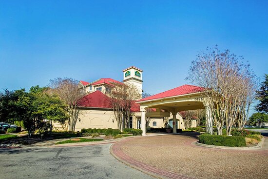 La Quinta Inn & Suites by Wyndham Austin Southwest