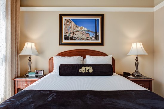 Gaslamp Plaza Suites
