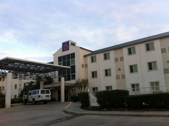 Motel 6 Irving, TX - DFW Airport North