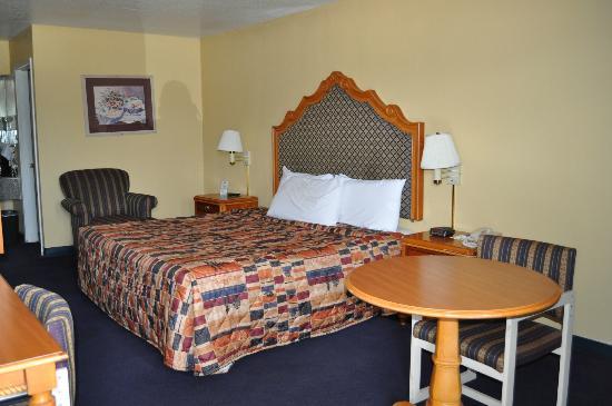 Days Inn by Wyndham San Antonio