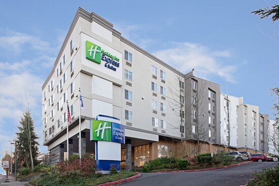 Holiday Inn Express & Suites Seattle-Sea-Tac Airport by IHG