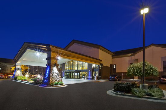 Holiday Inn Express Detroit-warren (gm Tech Ctr) By IHG
