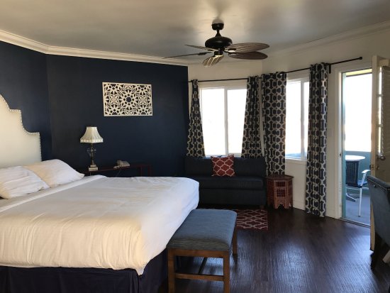 Casablanca Inn On The Beach