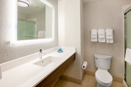 Holiday Inn Express & Suites Doral - Miami By IHG