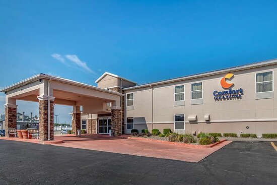 Comfort Inn & Suites Junction City - Near Fort Riley