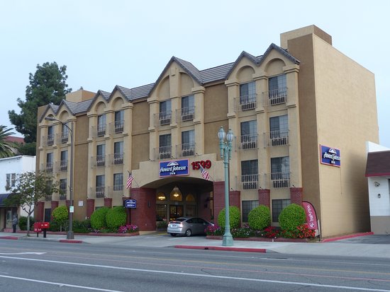 Howard Johnson by Wyndham Pasadena