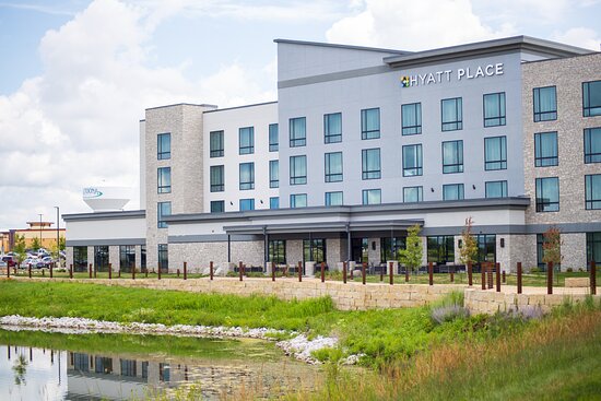 Hyatt Place Altoona / Des Moines