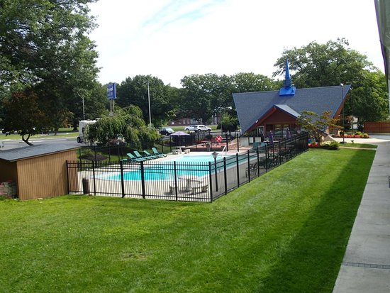 Crystal Inn Neptune