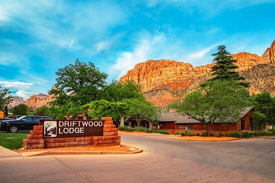 Driftwood Lodge