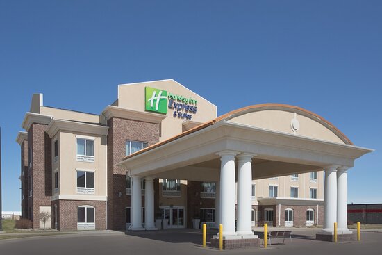 Holiday Inn Express & Suites Minot By IHG