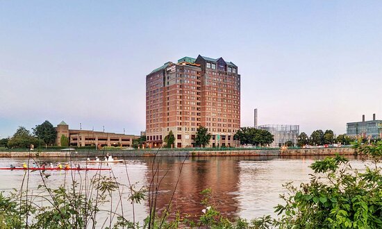 Doubletree Suites By Hilton Hotel Boston - Cambridge