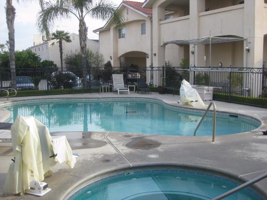 Garden Inn and Suites