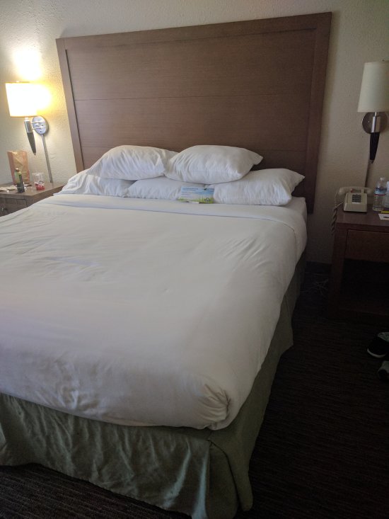 Days Hotel by Wyndham Peoria Glendale Area