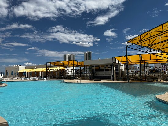 The Strat Hotel, Casino & Tower
