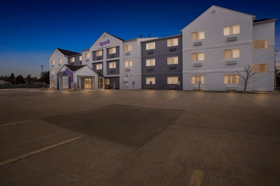 Spark by Hilton Moline Quad Cities