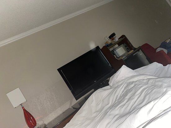 Hometown Inn & Suites