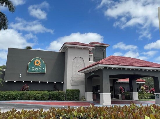 La Quinta Inn & Suites by Wyndham Ft Lauderdale Cypress Cr