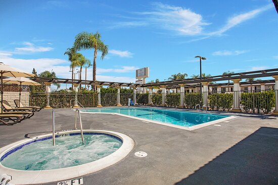Stanford Inn & Suites