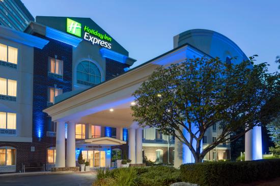 Holiday Inn Express & Suites Tower Center New Brunswick by IHG