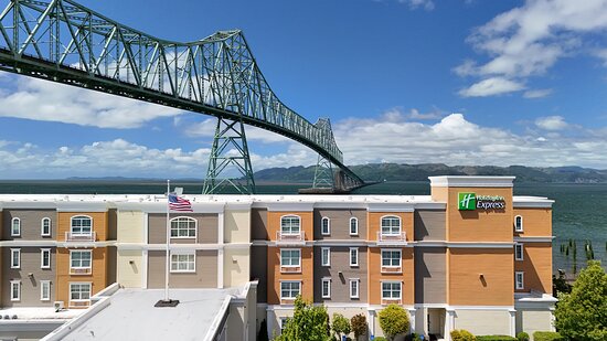 Holiday Inn Express & Suites Astoria by IHG