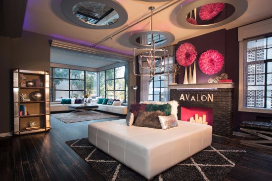 Avalon Hotel