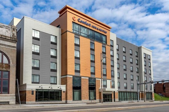 Comfort Inn & Suites Pittsburgh