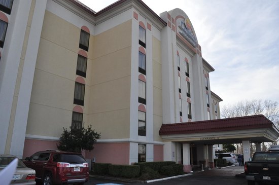 Comfort Inn & Suites Airport