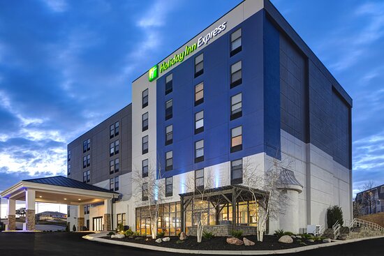 Holiday Inn Express & Suites Central Omaha By IHG