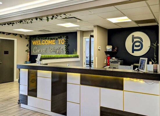 BridgePointe Inn & Suites