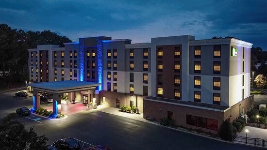 Holiday Inn Express & Suites Newport News By IHG