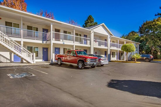 Motel 6 Portland Mall