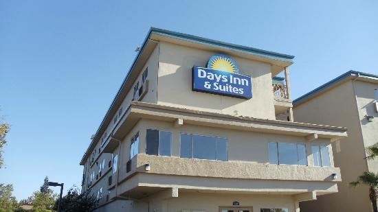 Days Inn & Suites by Wyndham Rancho Cordova