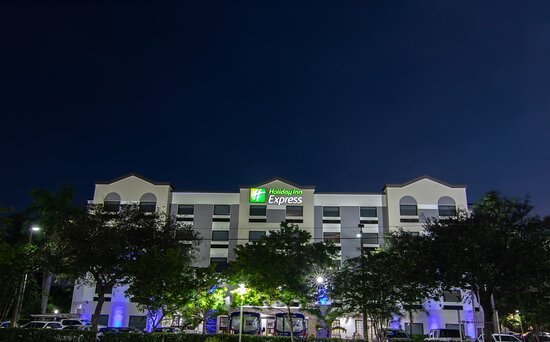 Holiday Inn Express & Suites Fort Lauderdale Airport West By IHG