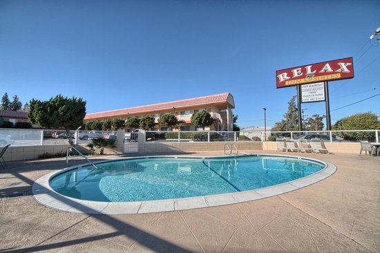 Relax Inn And Suites