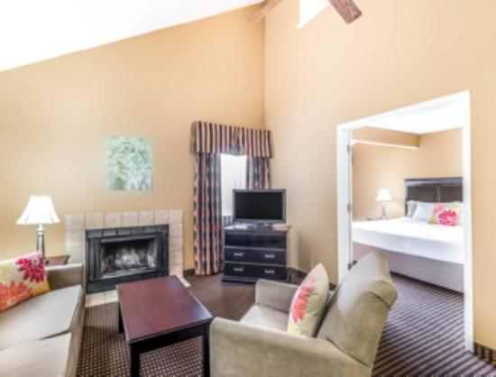 Hawthorn Suites by Wyndham Dayton North