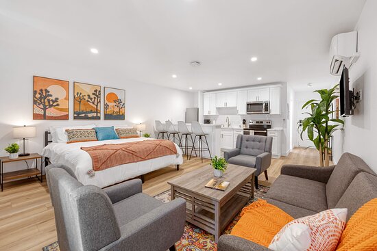 Palm Desert Suites