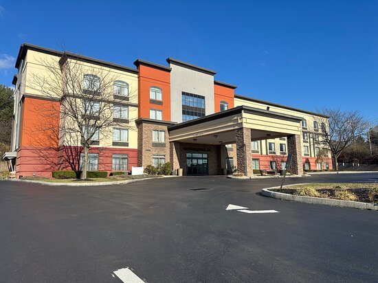 Wingate by Wyndham Harrisburg Near Hershey