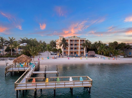 Hutchinson Island Hotel & Suites