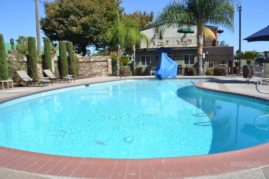 Days Inn & Suites by Wyndham Lodi