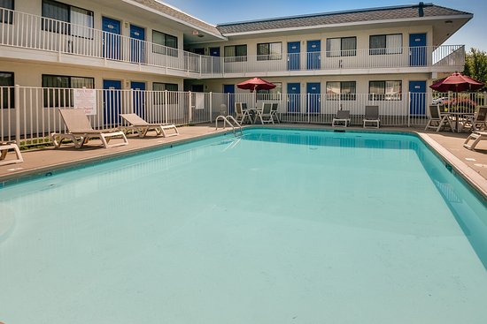 Motel 6 Kansas City Southwest Lenexa