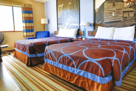 Super 8 by Wyndham Charlotte University