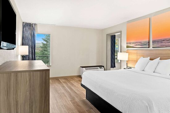 Days Inn & Suites By Wyndham Warren