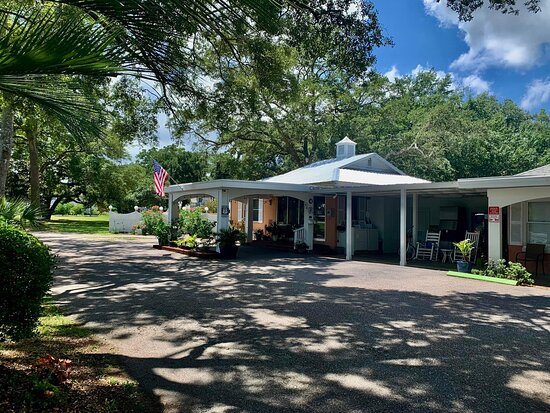 Brookwood Inn