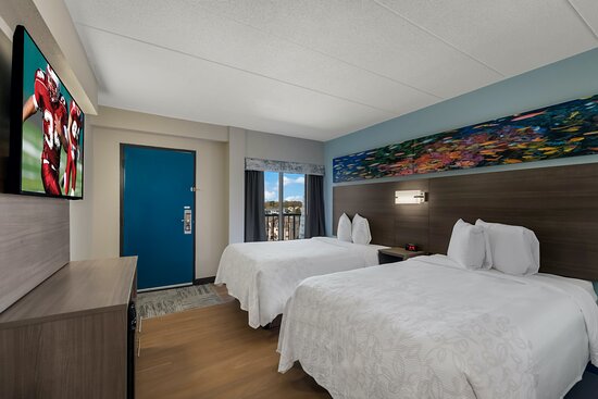 Red Roof PLUS+ & Suites Virginia Beach - Seaside