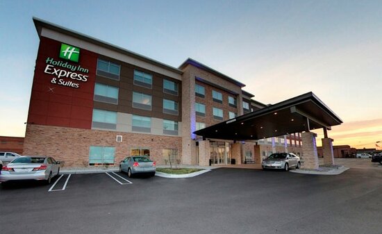 Holiday Inn Express & Suites Detroit North - Roseville By IHG