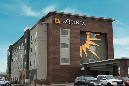 La Quinta Inn & Suites by Wyndham Wichita Airport