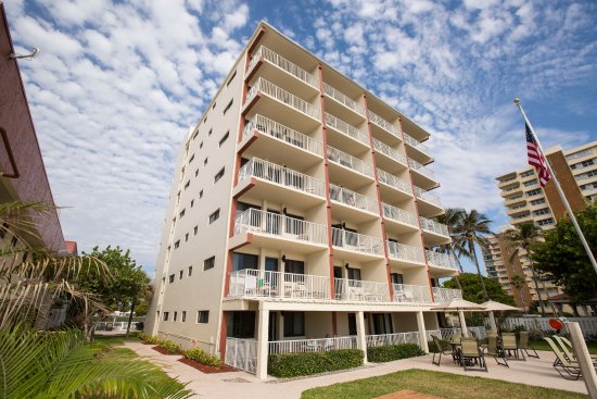 La Costa Beach Club Resort
